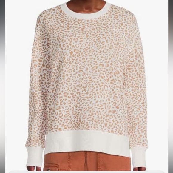 Time and Tru Tops - NWT Time and Tru Beige Print Women's Pullover Crewneck Sweatshirt